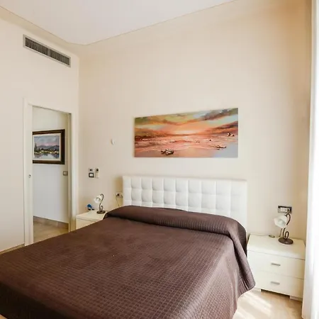 Apartment 3 Bedroom Lovely In Viareggio